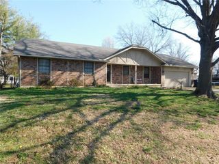 1805 Cambridge Lane, Pittsburg, KS 66762