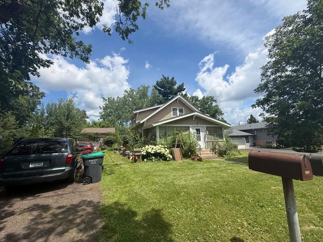 2119 Eldridge Avenue E, North Saint Paul, MN 55109
