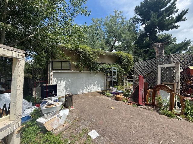 2119 Eldridge Avenue E, North Saint Paul, MN 55109