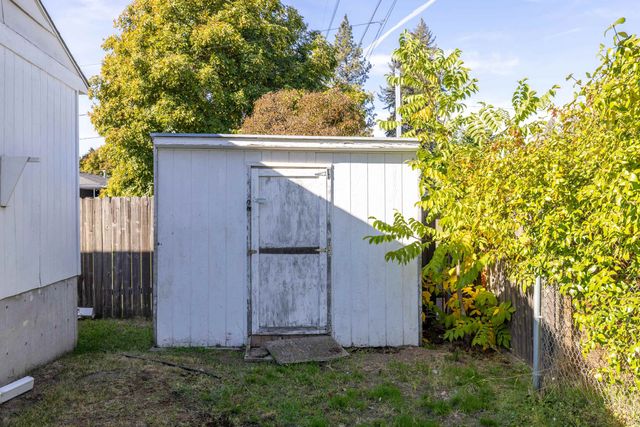 1321 E 33rd Ave, Spokane, WA 99203