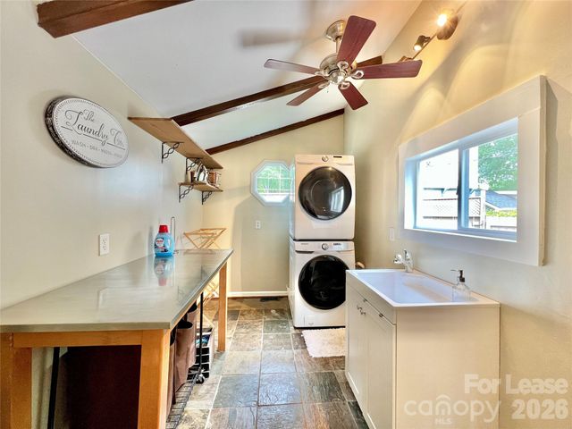 2637 Chesterfield Avenue A, Charlotte, NC 28205