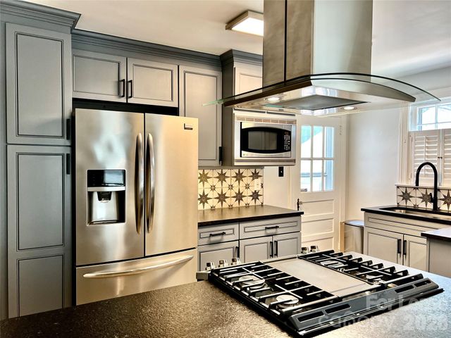 2637 Chesterfield Avenue A, Charlotte, NC 28205