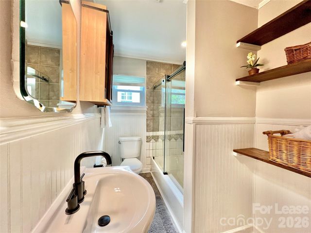 2637 Chesterfield Avenue A, Charlotte, NC 28205
