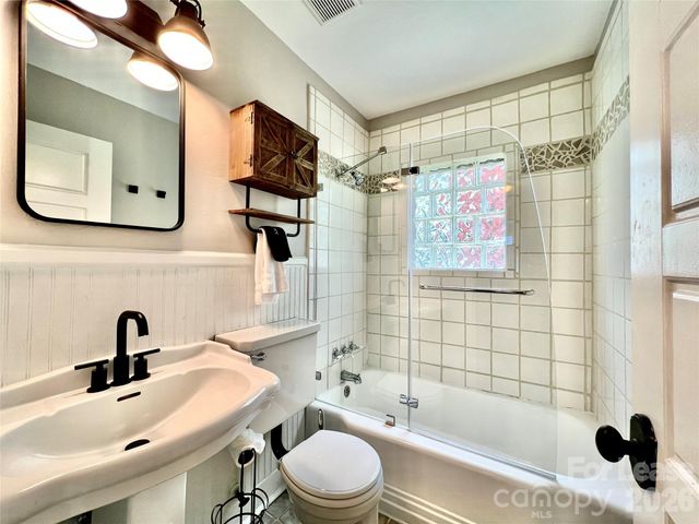 2637 Chesterfield Avenue A, Charlotte, NC 28205