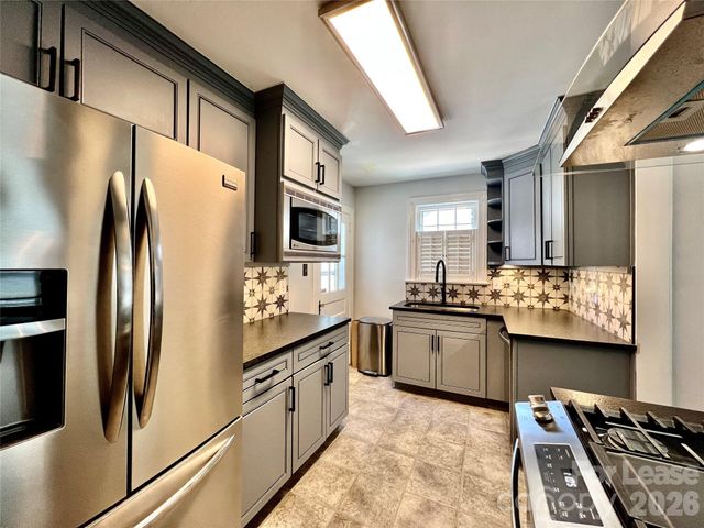 2637 Chesterfield Avenue A, Charlotte, NC 28205