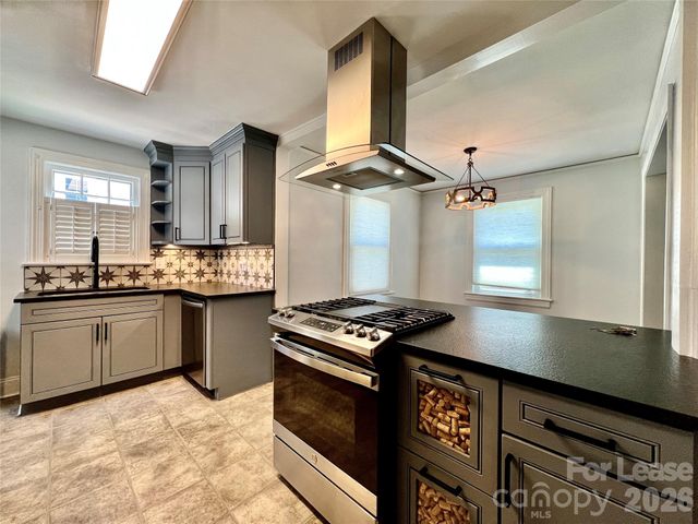2637 Chesterfield Avenue A, Charlotte, NC 28205
