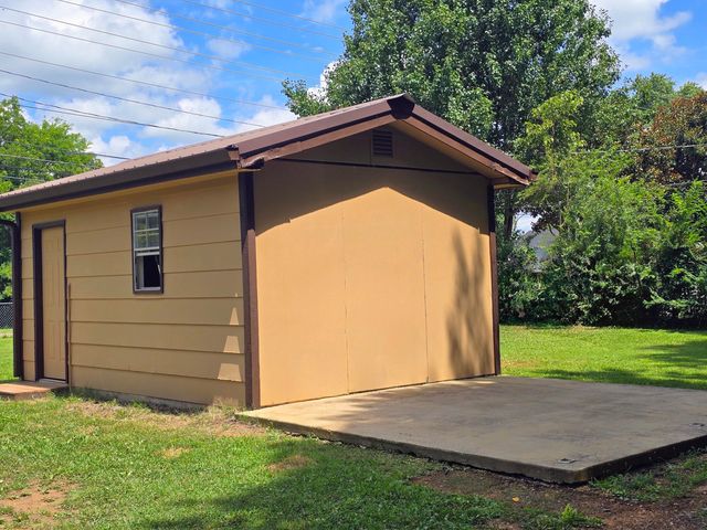 2051 Blythe Avenue SE, Cleveland, TN 37311