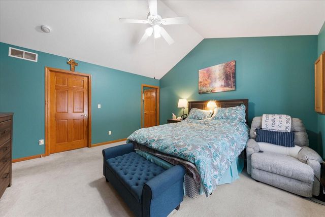 N160W18903 Oakland DRIVE, Jackson, WI 53037