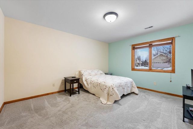 N160W18903 Oakland DRIVE, Jackson, WI 53037