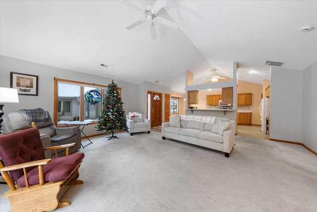 N160W18903 Oakland DRIVE, Jackson, WI 53037