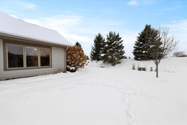 N160W18903 Oakland DRIVE, Jackson, WI 53037