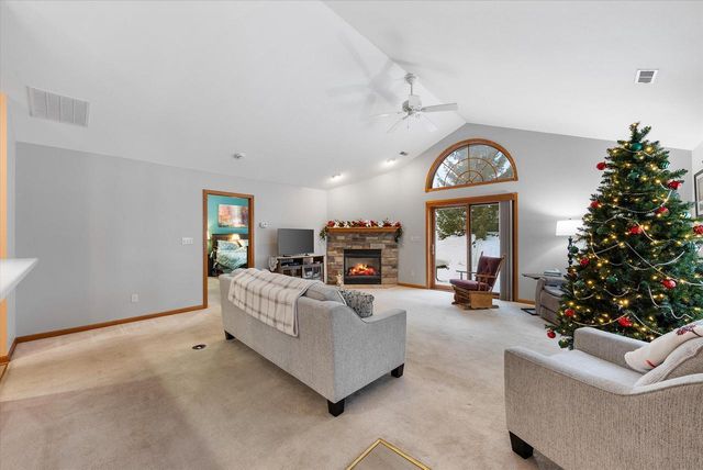 N160W18903 Oakland DRIVE, Jackson, WI 53037