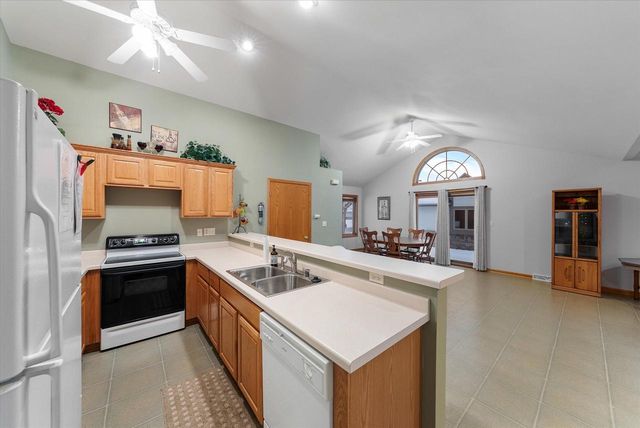 N160W18903 Oakland DRIVE, Jackson, WI 53037