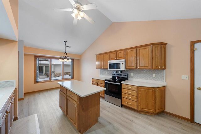 N160W18903 Oakland DRIVE, Jackson, WI 53037