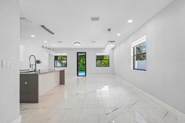 3567 W 110th Terrace, Hialeah, FL 33018
