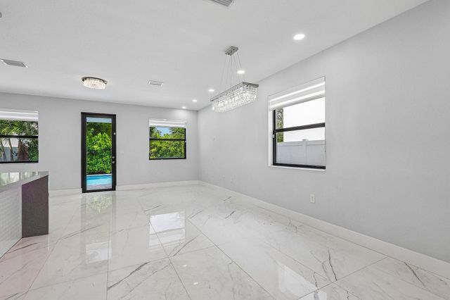 3567 W 110th Terrace, Hialeah, FL 33018
