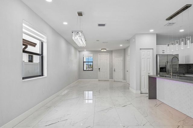 3567 W 110th Terrace, Hialeah, FL 33018