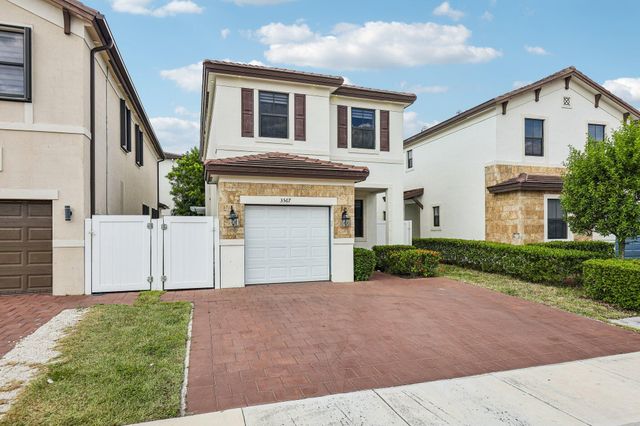 3567 W 110th Terrace, Hialeah, FL 33018