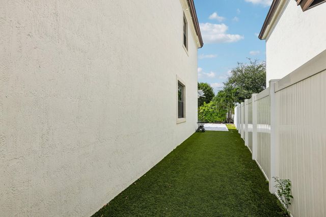3567 W 110th Terrace, Hialeah, FL 33018