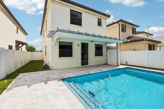 3567 W 110th Terrace, Hialeah, FL 33018