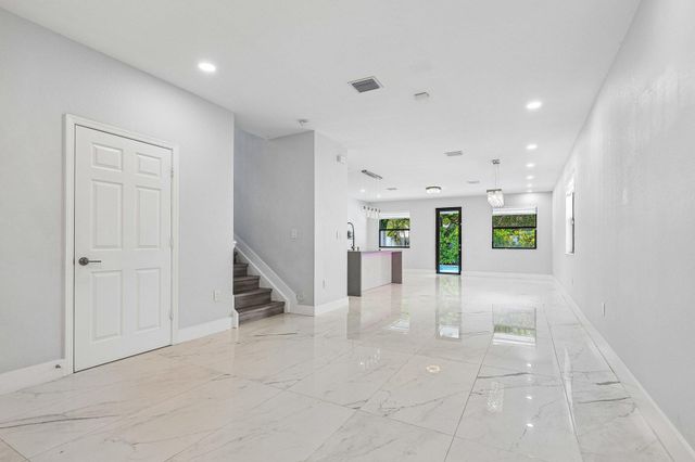 3567 W 110th Terrace, Hialeah, FL 33018