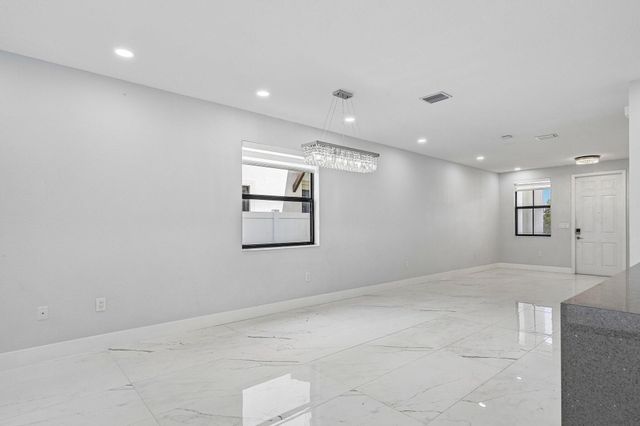 3567 W 110th Terrace, Hialeah, FL 33018