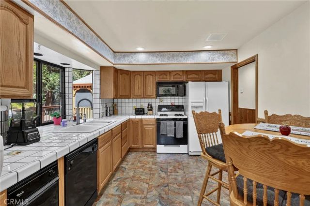 27427 Pinewood, Lake Arrowhead, CA 92352