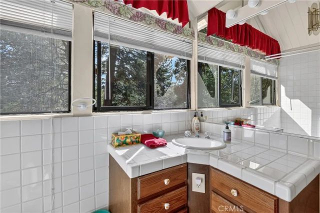 27427 Pinewood, Lake Arrowhead, CA 92352