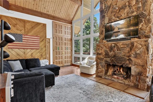 27427 Pinewood, Lake Arrowhead, CA 92352