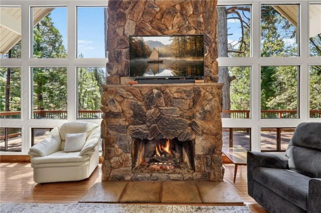 27427 Pinewood, Lake Arrowhead, CA 92352