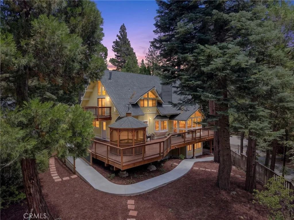 27427 Pinewood, Lake Arrowhead, CA 92352