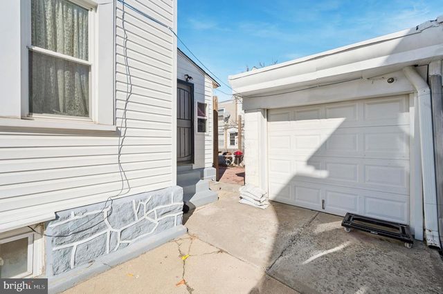 111 OVERHILL RD, Upper Darby, PA 19082