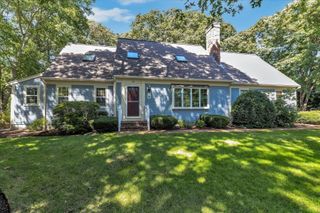 94 Stratford Ln, Yarmouth, MA 02675