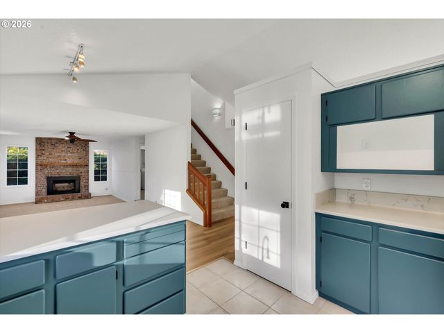 1629 Se ELLIOTT Ave, Gresham, OR 97080