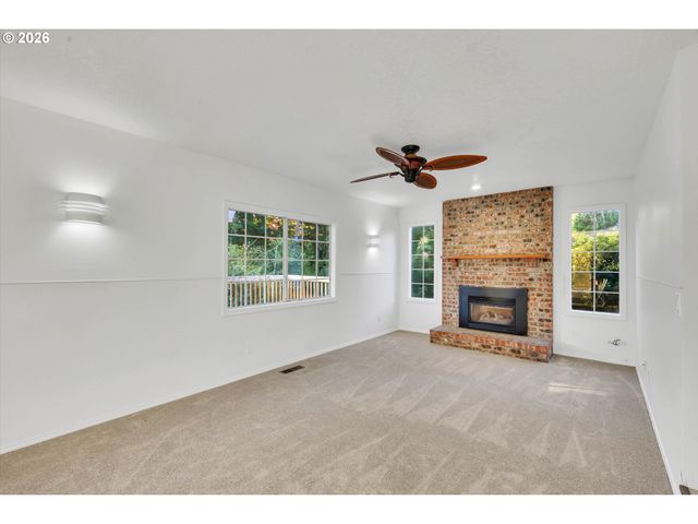 1629 Se ELLIOTT Ave, Gresham, OR 97080