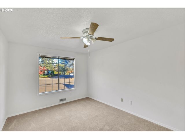 1629 Se ELLIOTT Ave, Gresham, OR 97080