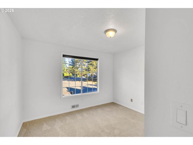 1629 Se ELLIOTT Ave, Gresham, OR 97080