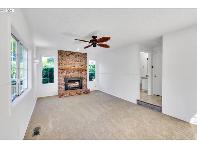1629 Se ELLIOTT Ave, Gresham, OR 97080
