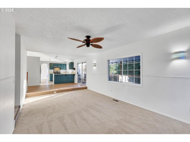 1629 Se ELLIOTT Ave, Gresham, OR 97080