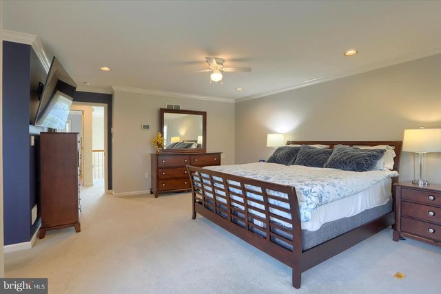 23 EMLYN LN, Mechanicsburg, PA 17055