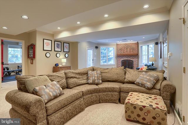 23 EMLYN LN, Mechanicsburg, PA 17055