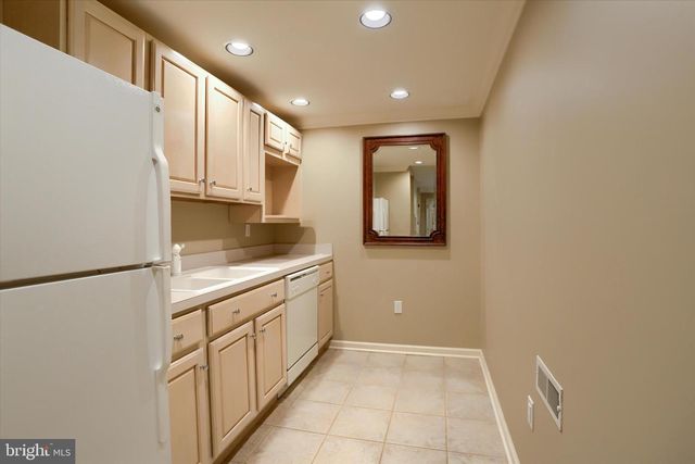 23 EMLYN LN, Mechanicsburg, PA 17055