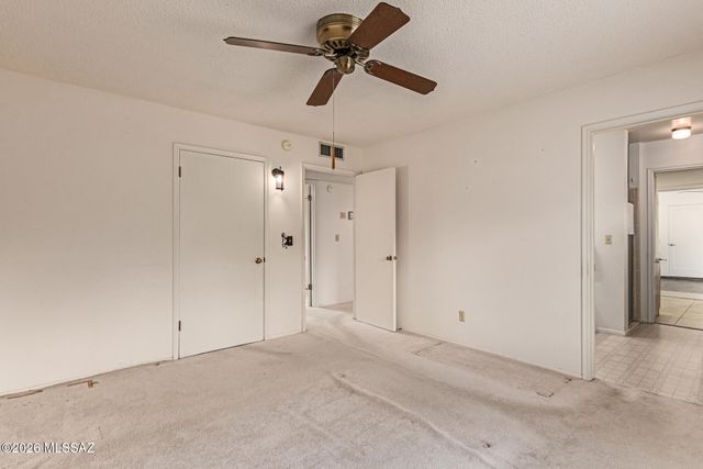 130 E Los Arcos, Green Valley, AZ 85614