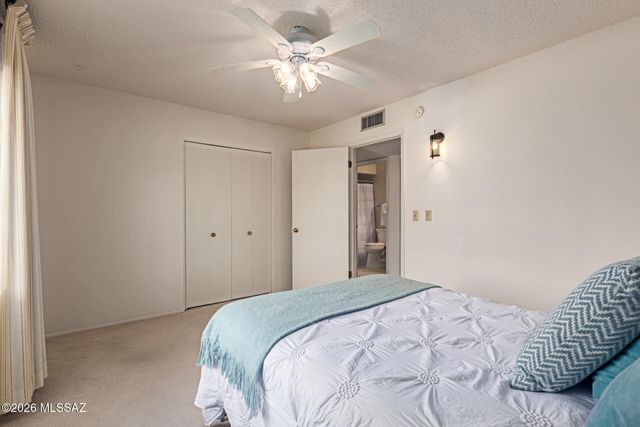 130 E Los Arcos, Green Valley, AZ 85614