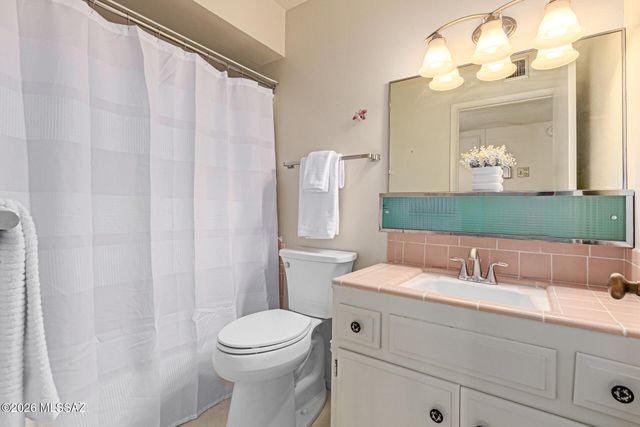 130 E Los Arcos, Green Valley, AZ 85614