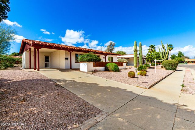 130 E Los Arcos, Green Valley, AZ 85614