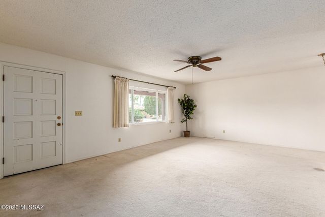 130 E Los Arcos, Green Valley, AZ 85614