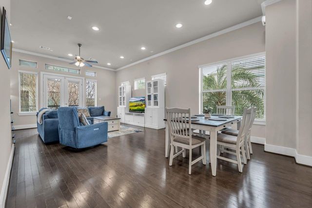 5849 E Post Oak Lane, Houston, TX 77055