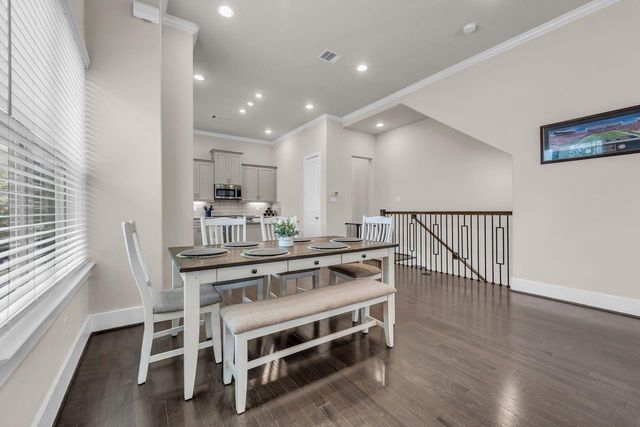 5849 E Post Oak Lane, Houston, TX 77055