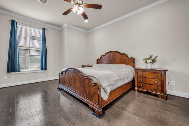 5849 E Post Oak Lane, Houston, TX 77055